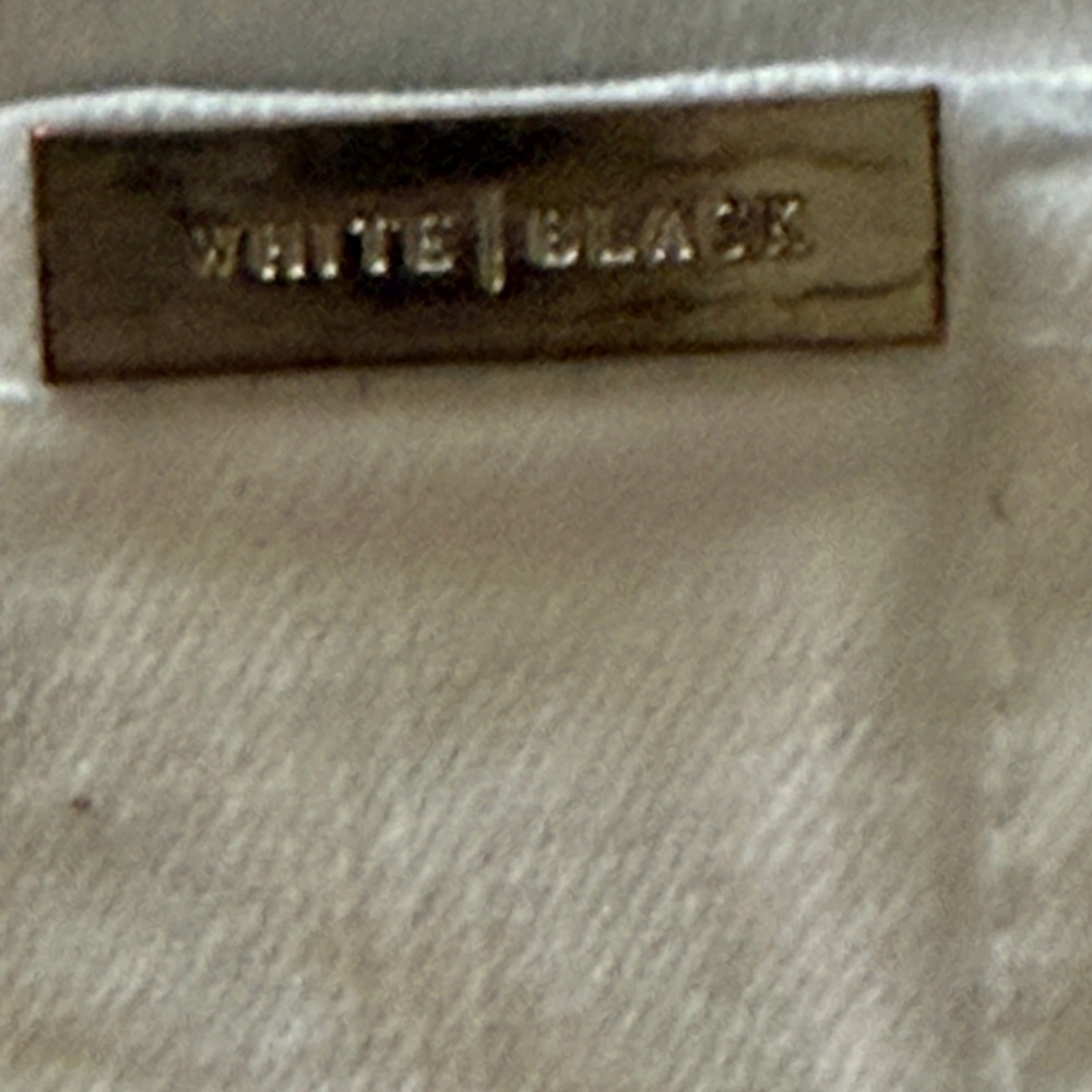White House Black Market Cropped Jeans in White - Picture 14 of 16